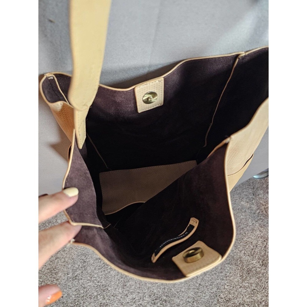 SHOULDER BAG M/L BEIGE TAN VEGAN LEATHER EXTERIOR POCKETS ANTHROPOLOGIE SLOUCHY - Picture 7 of 9
